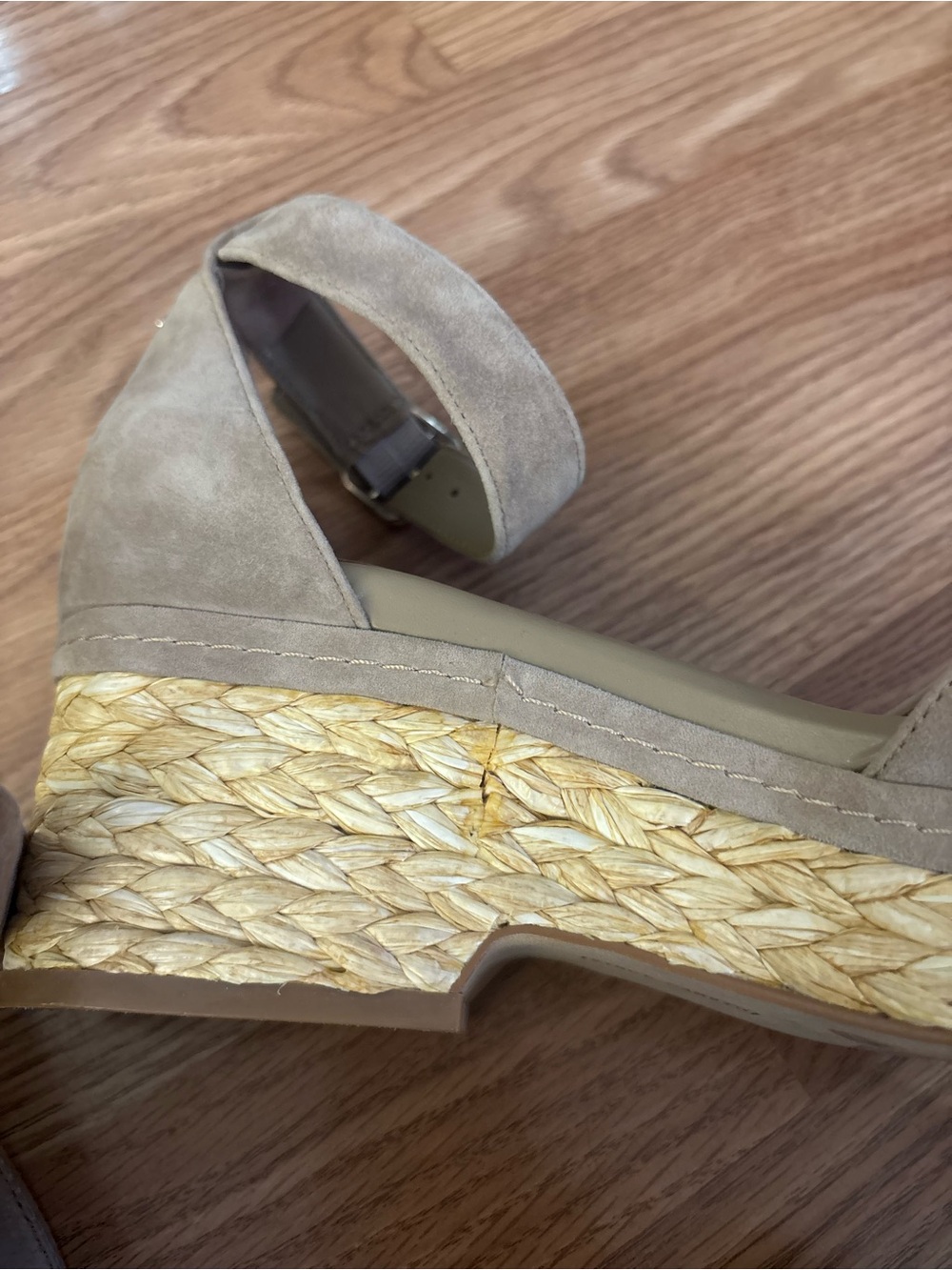 Vince Camuto Taupe Suede Espadrille Wedge Sandals Size 9M - Picture 10 of 10
